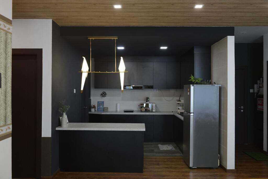 8Pax Cozy Home Stay Jazz Suites 1 Vivacity Kuching Sarawak 3Br Екстериор снимка